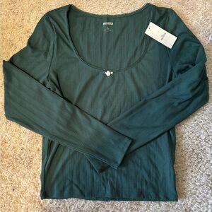 Hollister Deep Green Long Sleeve Tee
